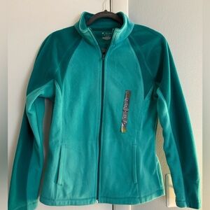 Tek Gear Women’s Size M TwoTone Green Lightweight Fleece Jacket. New Condition.